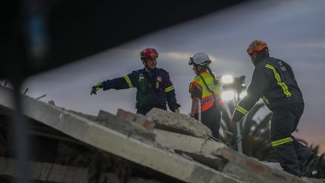 Death toll rises to 33 in George building collapse as rescuers continue search