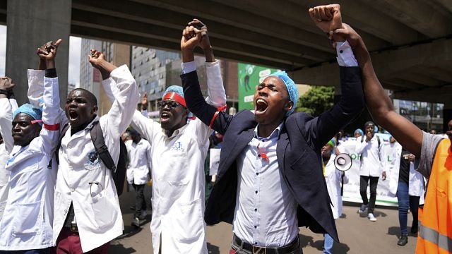 Kenya’s doctors sign agreement to end strike after almost 2 months