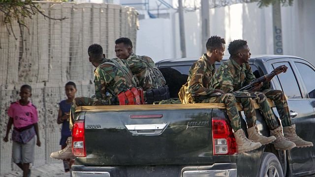 Suicide bomber at café in Mogadishu claims seven lives