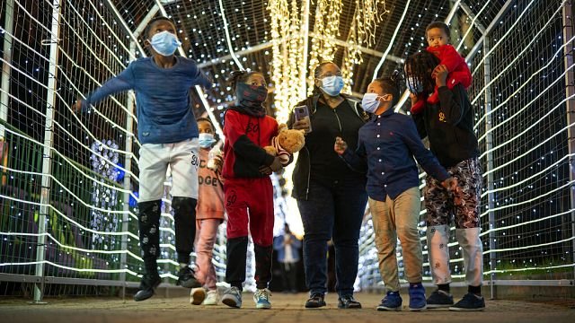 Johannesburg Zoo transforms into Festival of Light ahead of Christmas