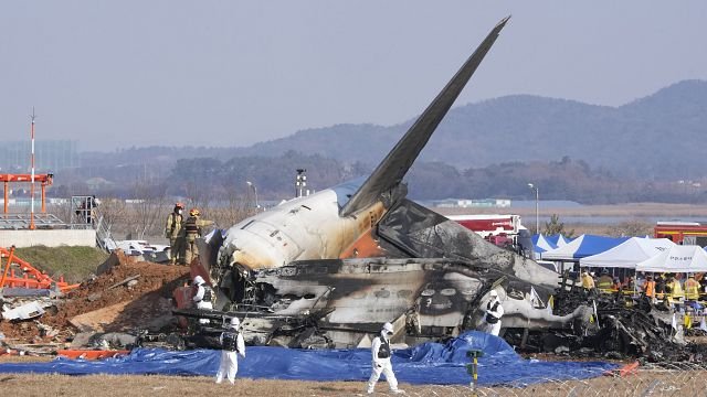 Jeju Air CEO apologises to families of victims in South Korea plane crash