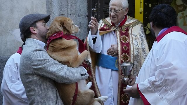 Madrid pet owners bring animals to Saint Anthony Church for annual blessing