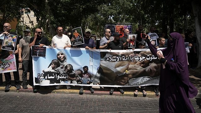 Protesters in Jaffa demand humanitarian aid for Gaza, end to war