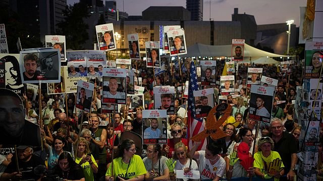 Israel: anti-government protesters take to the streets in Tel Aviv