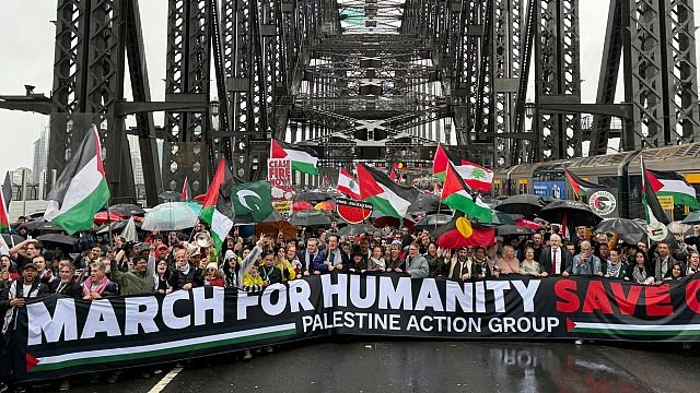 WATCH: Thousands march across Sydney Harbour Bridge in pro-Palestinian rally