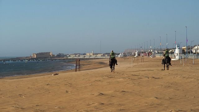 Moroccan city struggles with sand encroachment