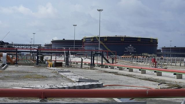 Nigeria:Dangote refinery resumes petrol sales in naira