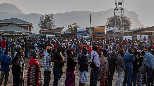 Polls open in Malawi’s election as economic crisis grips country
