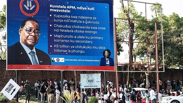 Malawi’s former president, Peter Mutharika, takes an early lead against incumbent, Lazarus Chakwera
