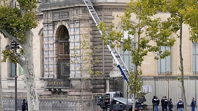 Two suspects in Louvre jewelry heist have partially admitted involvement, Paris prosecutor says