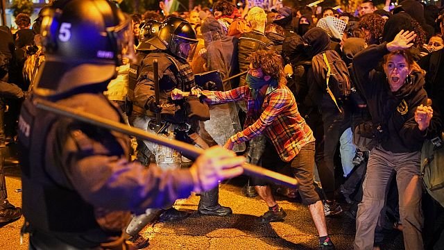 Violence erupts at pro-Palestinian protest in Barcelona