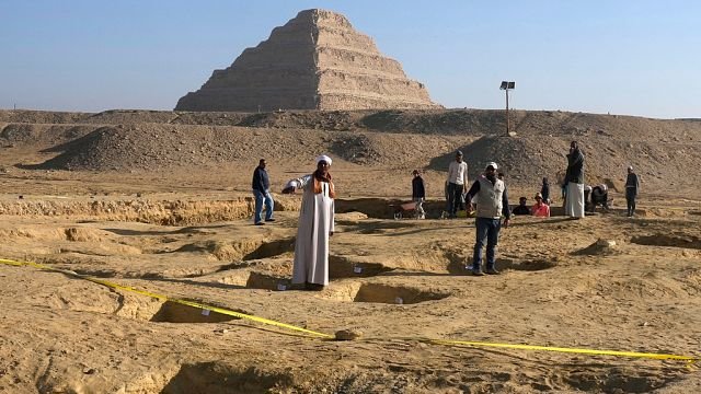 Ancient Egyptian painting stolen from Saqqara tomb