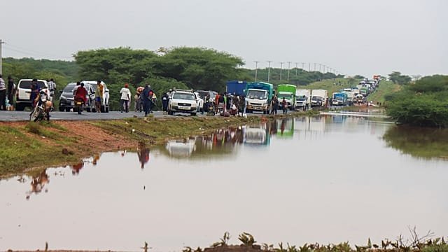 Landslide leaves at least 21 dead in western Kenya
