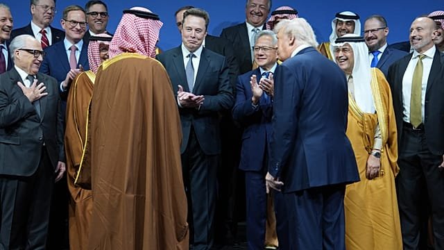 Donald Trump sets sights on solving another war