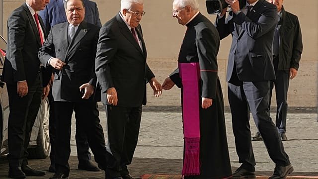 Pope Leo discusses Gaza with Palestinian President Abbas