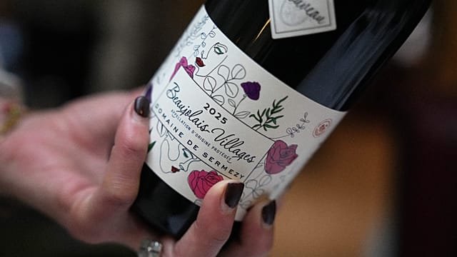 Midnight tastings mark Beaujolais Nouveau celebrations in France