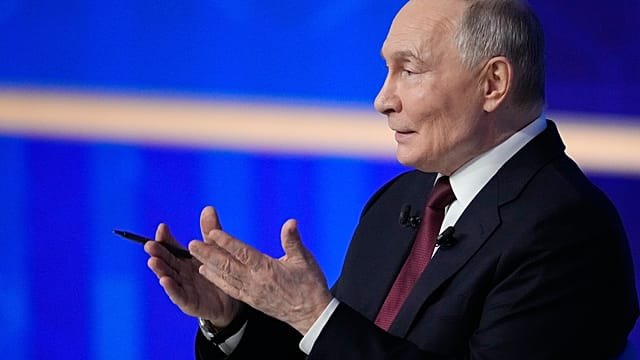 Putin accuses Kyiv of rejecting peaceful settlement, signals openness to talks