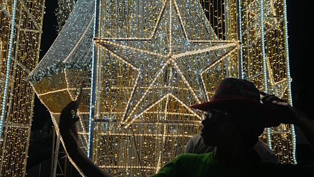 Nigerians marvel at Lagos Christmas lights despite national insecurity