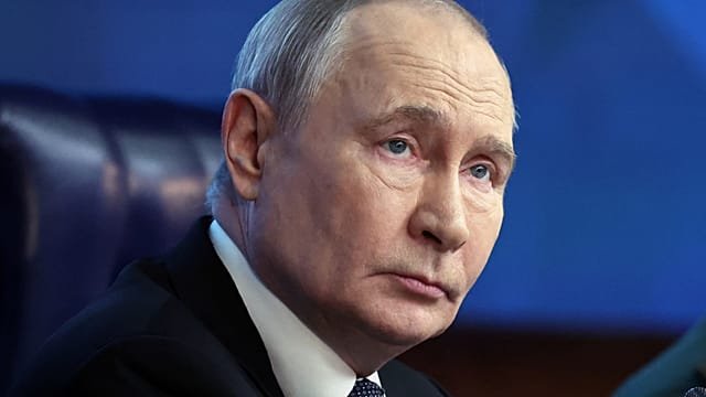 Putin warns Russia will extend gains in Ukraine if peace talks fail