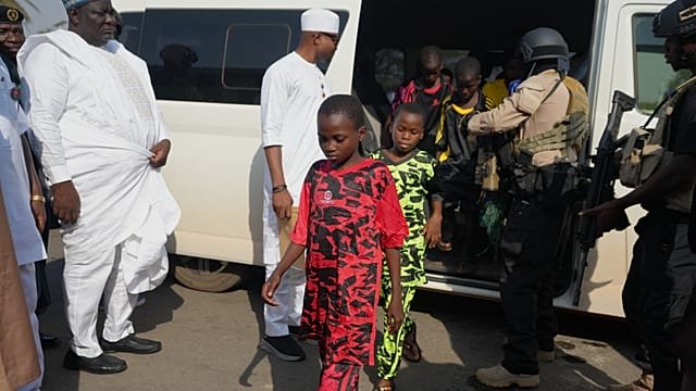 Last group of kidnapped Nigerian schoolchildren reunited with their families