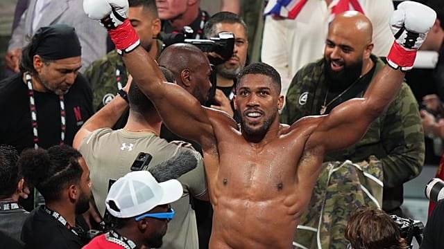 Anthony Joshua involved in Nigeria road crash that kills two