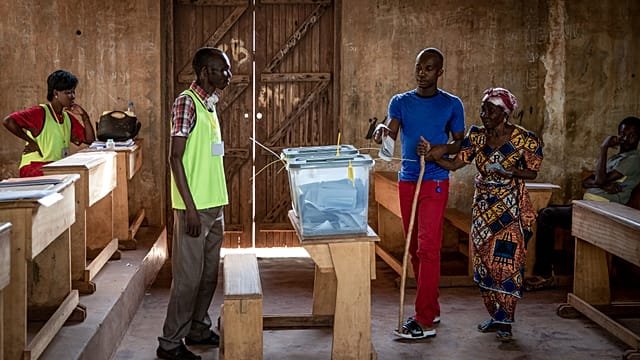 Central African Republic: Distribution of voter cards underway ahead of election