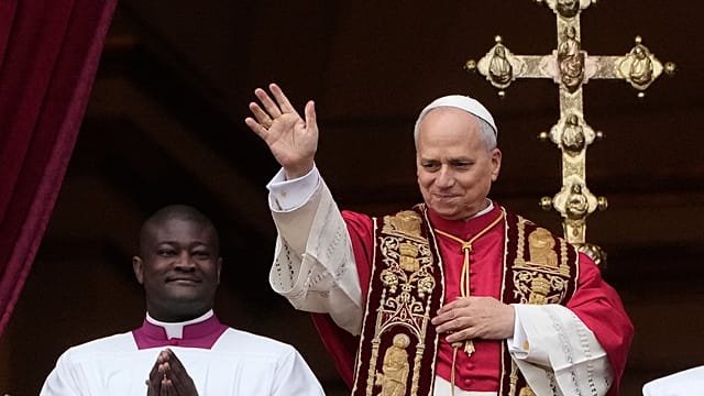 Pope Leo calls for peace in countries torn by wars on Christmas Day