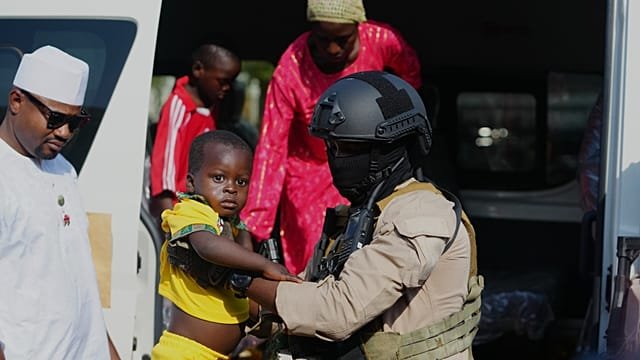 Nigerian troops free 62 hostages, kill 2 militants in northwest