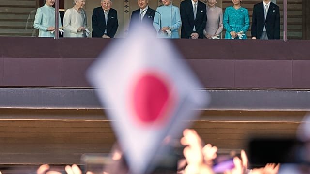 Japan’s imperial family celebrates new year with traditional palace appearance