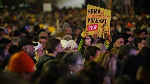 Thousands in Sofia protest for fair elections and government resignation