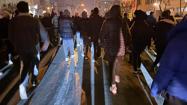Iran: thousands attend mass funerals for killed security forces in Tehran