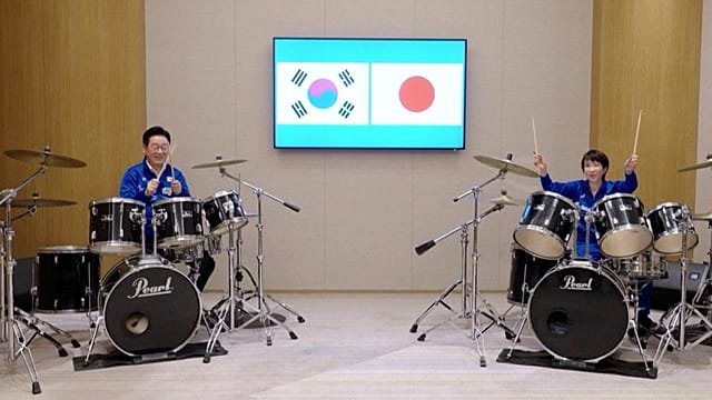 Prime Minister Takaichi and President Lee share drum session in Tokyo