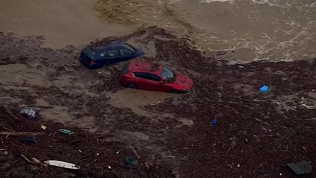 Violent thunderstorms trigger flash flooding along Australia’s Great Ocean Road
