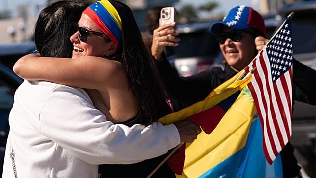 Celebrations in South Florida as Venezuelans react to Maduro’s capture