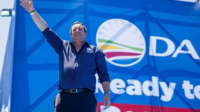 Mayor of Cape Town announces bid for DA party leadership