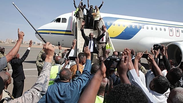 United Nations plane lands at Khartoum airport for first time since war began
