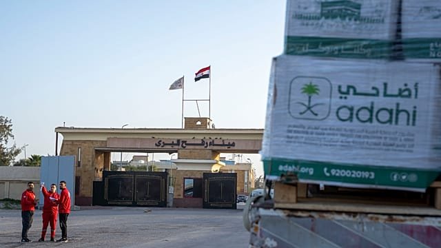 Leaders of Egypt and Jordan reiterate opposition to Gaza displacement as Rafah crossing reopens