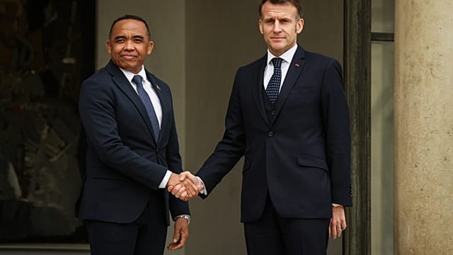 President of Madagascar visits his French counterpart in Paris