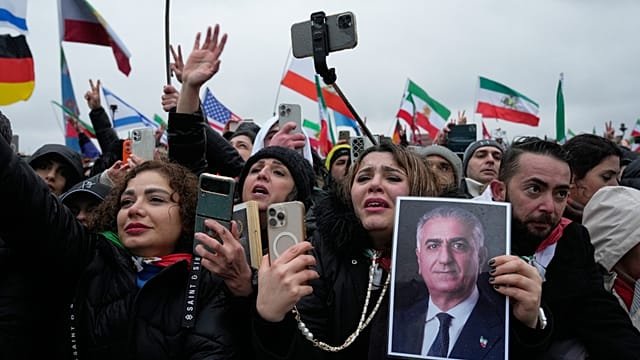 More than 200,000 in Munich rally for Reza Pahlavi and regime change in Iran