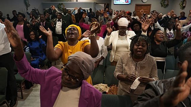 US judge blocks administration bid to end Haitians’ protected status