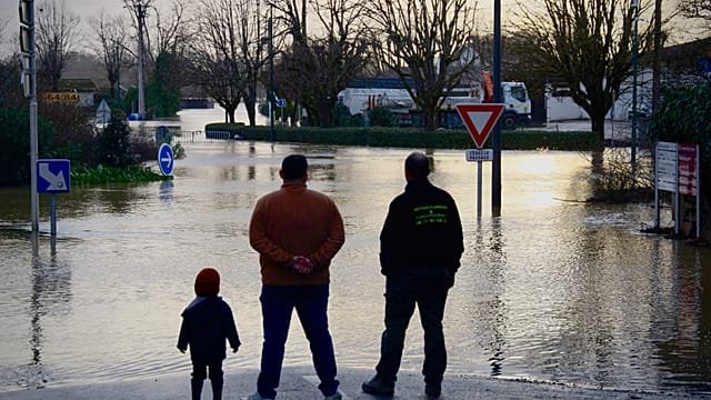 Western France floods deepen after 35 days of rain