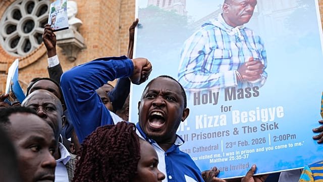 Mass for Ugandan opposition figure Kizza Besigye reportedly blocked on president’s orders