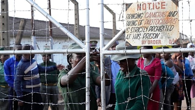Zimbabwe frees nearly 4,000 inmates under presidential amnesty