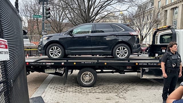 Man arrested after vehicle crashes into White House gates
