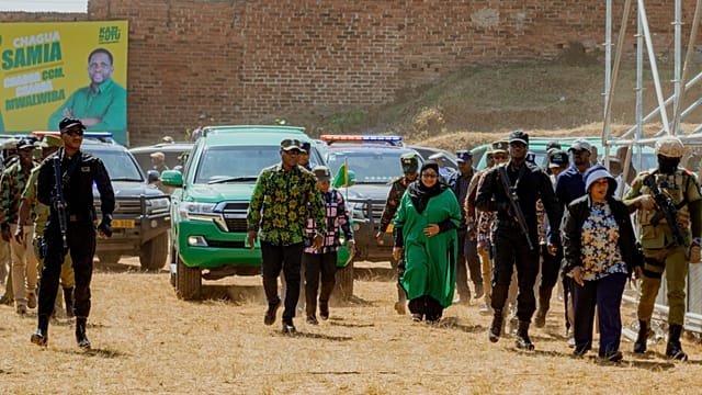 Tanzania president orders smaller official convoys to cut fuel