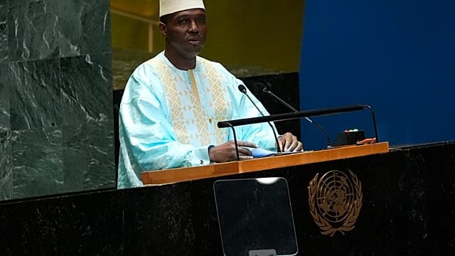 Mali’s PM urges public to remain calm during visit to victims of attacks