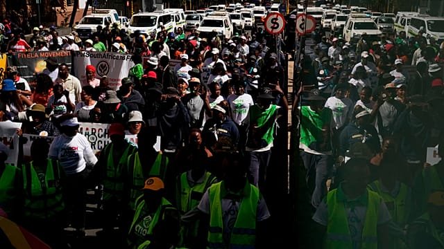 South Africa: Crowds protest against illegal immigration