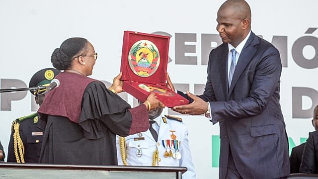 Mozambique clears IMF debt early