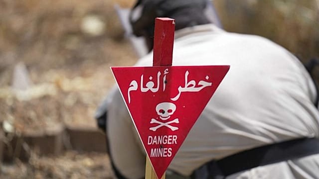 Sudanese deminers scour shattered Khartoum for hidden explosives