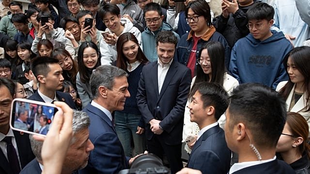 Spain seeks closer China links amid global tensions